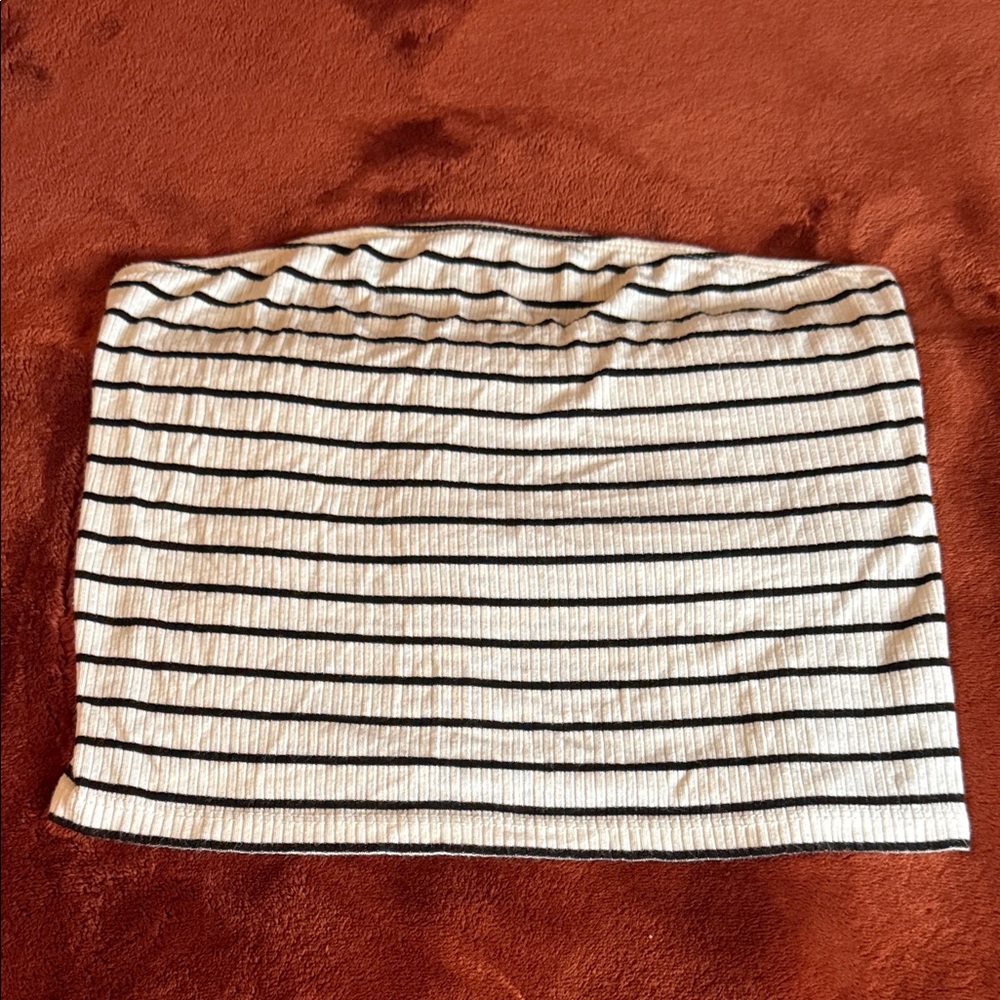 Elegant Striped Pencil Skirt - Black and White